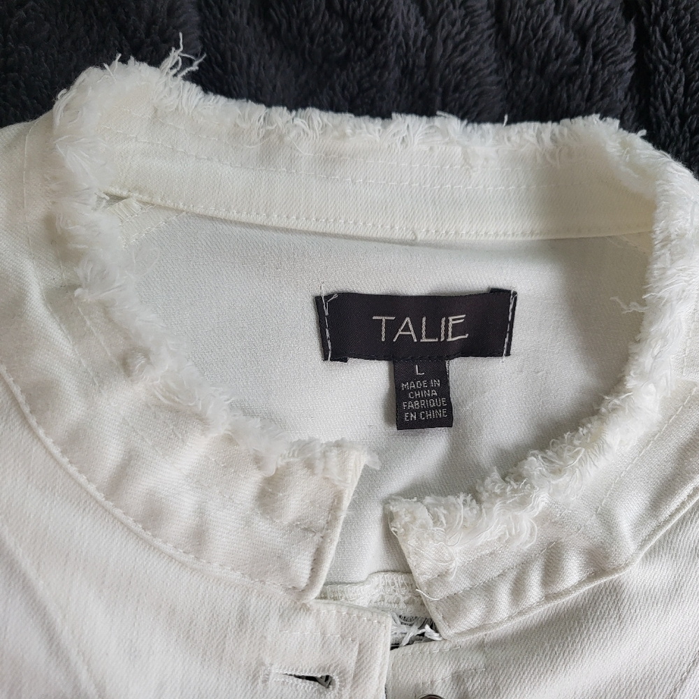 Women’s white denim jacket with patterned cut out back and frayed collar… - Picture 5 of 12